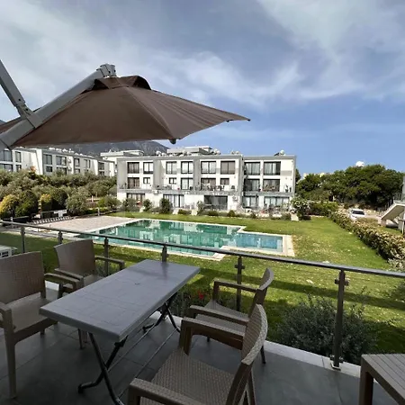 Beyaz Bahcem Apartamento Alithinou
