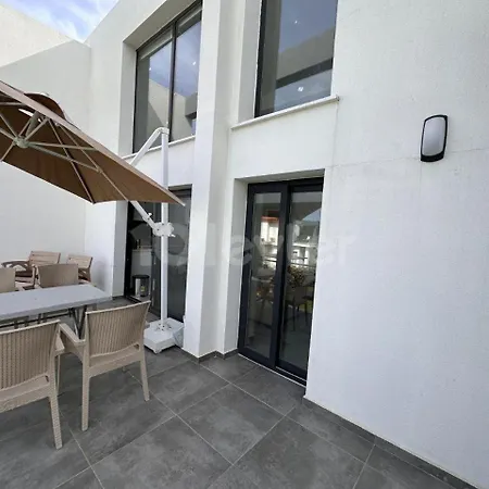 Beyaz Bahcem Apartamento *